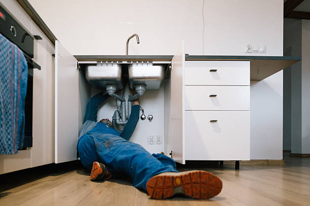 Professional Leak Detection technician working in Stockton, MO